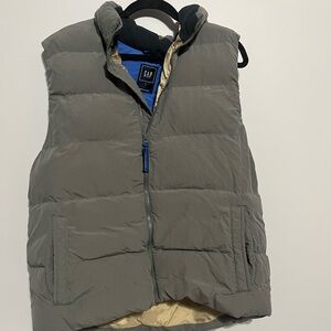 GAP Men's Gray Puffer Vest